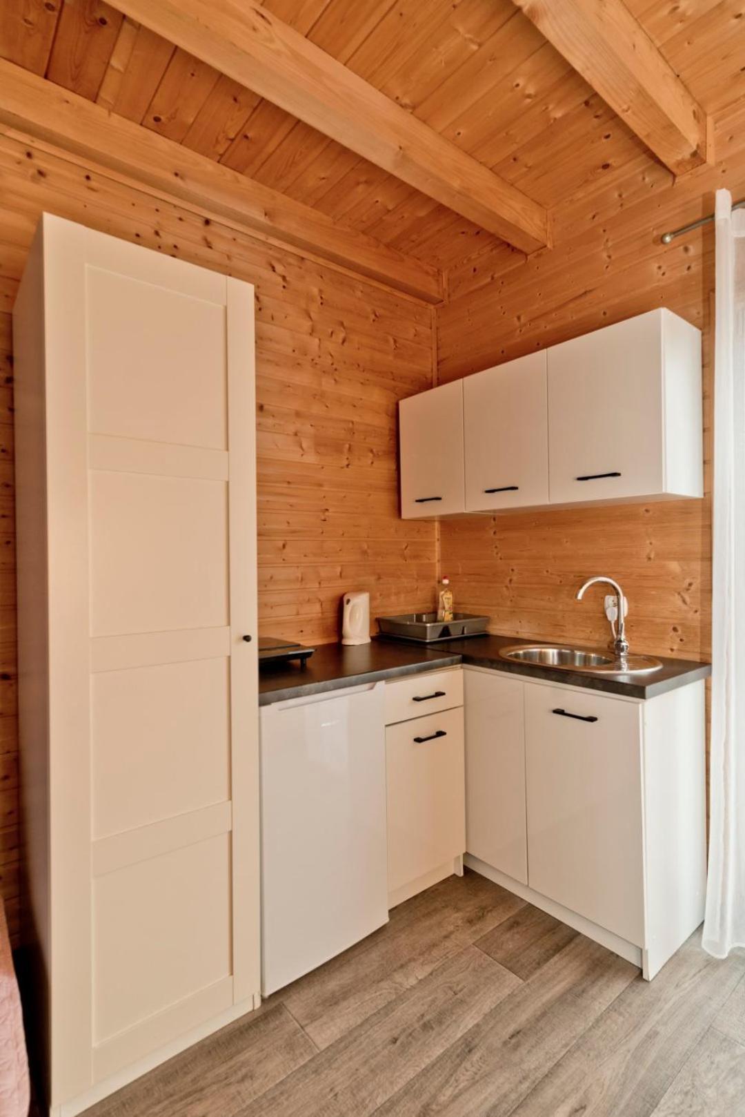 Resort Eden - Domki, Pokoje, Apartamenty Jastrzębia Góra Zewnętrze zdjęcie